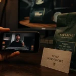 Placement de produit : smartphone vlog, café et brief transparence en studio